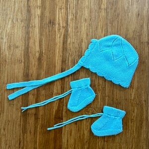 La Coqueta Blue Bonnet and Booties • 3Months • 100% Cashmere